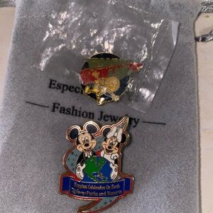 Disney Pins Tomorrow Land